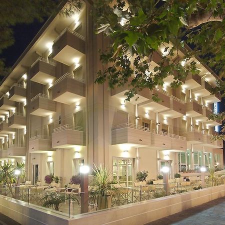 Hotel Muccioli Misano Adriatico Εξωτερικό φωτογραφία