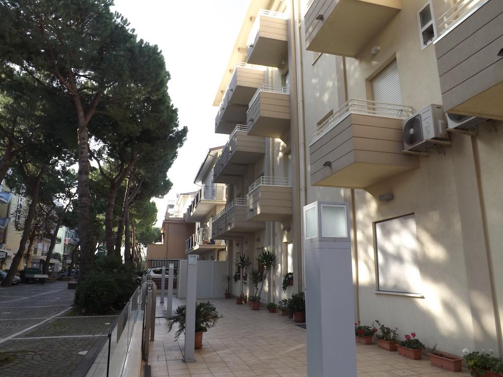 Hotel Muccioli Misano Adriatico Εξωτερικό φωτογραφία