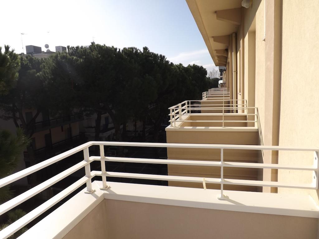 Hotel Muccioli Misano Adriatico Εξωτερικό φωτογραφία