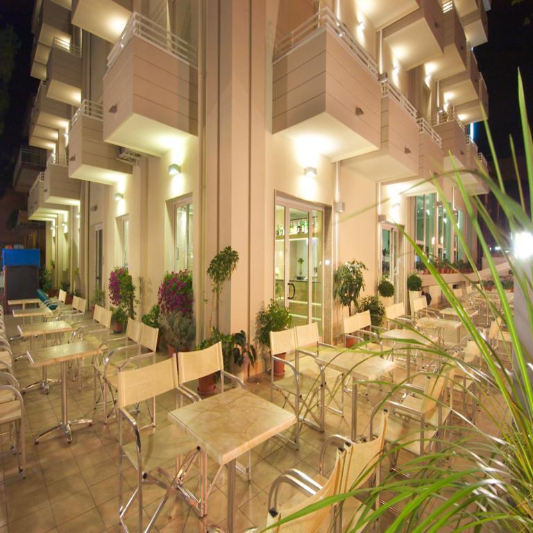 Hotel Muccioli Misano Adriatico Εξωτερικό φωτογραφία